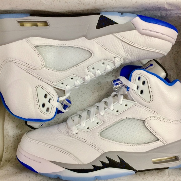 Jordan 5 Retro White Stealth (2021) M9, W10.5 - Picture 2 of 15